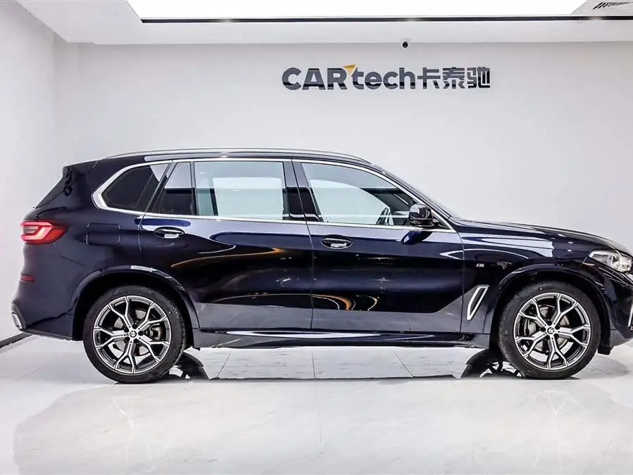 بي إم دبليو X5 2022 xDrive 40Li حزمة M الرياضية