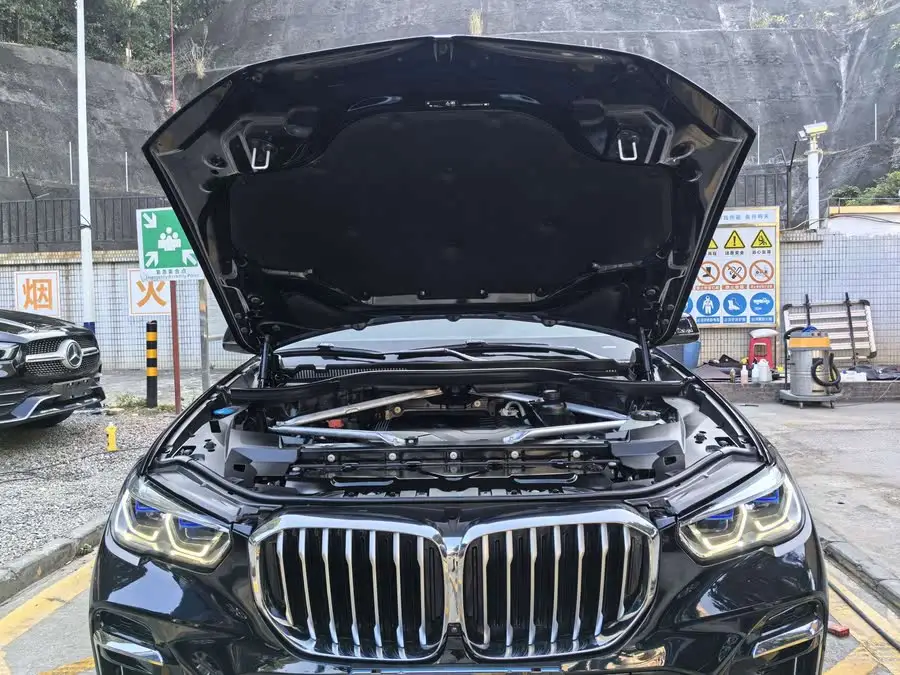 BMW X5 2022 xDrive 30Li Exclusive M Sport Package