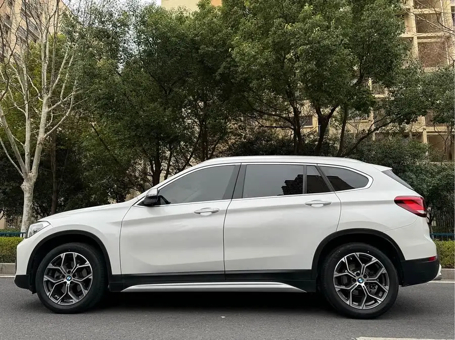 بي إم دبليو X1 2020 sDrive20Li إصدار فاخر