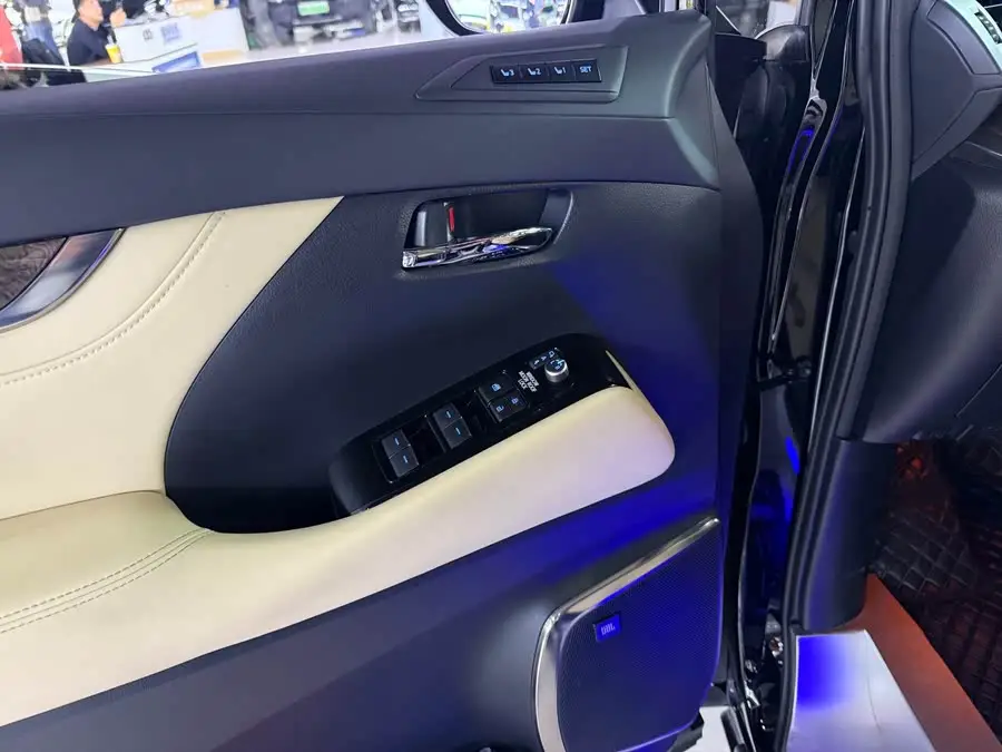 ألفارد 2021 هجين 2.5 لتر نسخة فاخرة