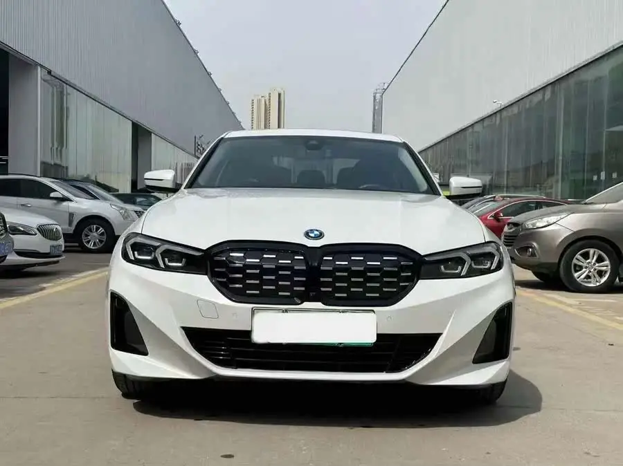 بي إم دبليو i3 2024 eDrive 35 L