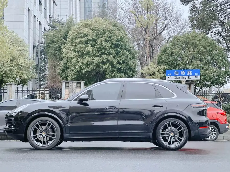 2022 Cayenne 3.0T Platinum Edition
