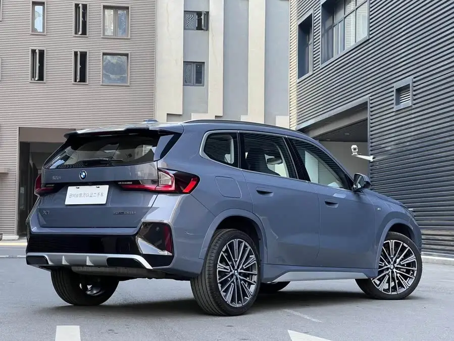 بي إم دبليو X1 2023 sDrive25Li M باقة رياضية