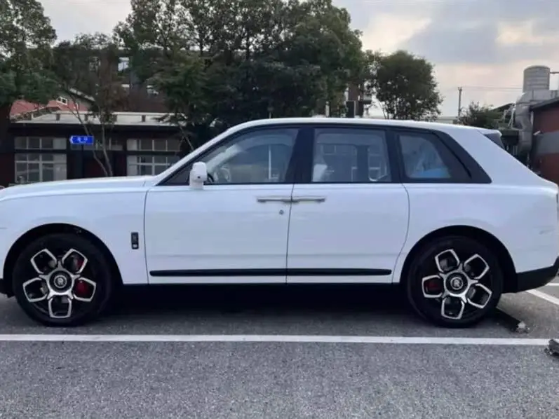 كولينان 2024 بلاك بادج