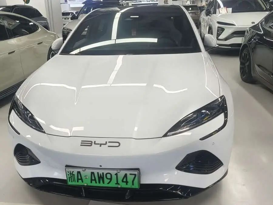 ختم 2022 طراز 550 كم النسخة المميزة ذات الدفع الخلفي المدى القياسي