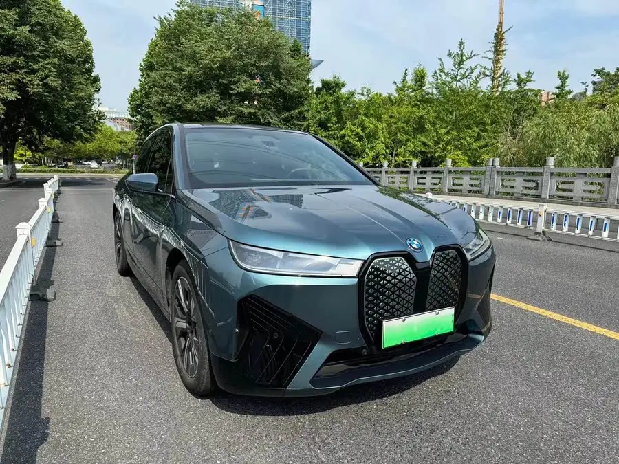 BMW iX 2023 xDrive40