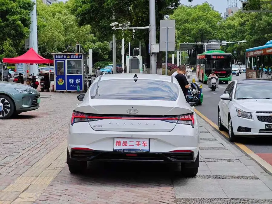 إيلانتر 2021 1.5 لتر CVT LUX المتميزة