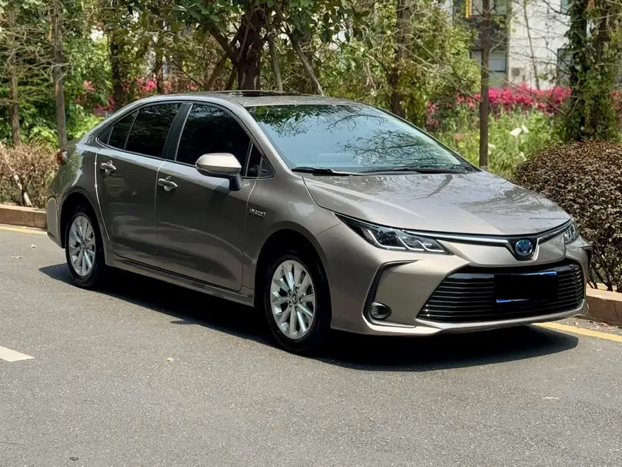 2021 كورولا هايبرد 1.8 لتر E-CVT إصدار النخبة