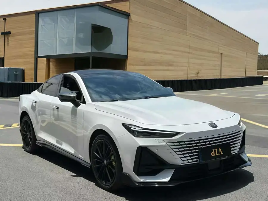 شانغن UNI-V 2023 1.5T نسخة رياضية