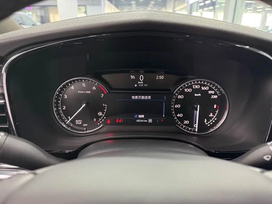 كاديلاك XT6 2021 28T فاخرة بستة مقاعد ودفع رباعي