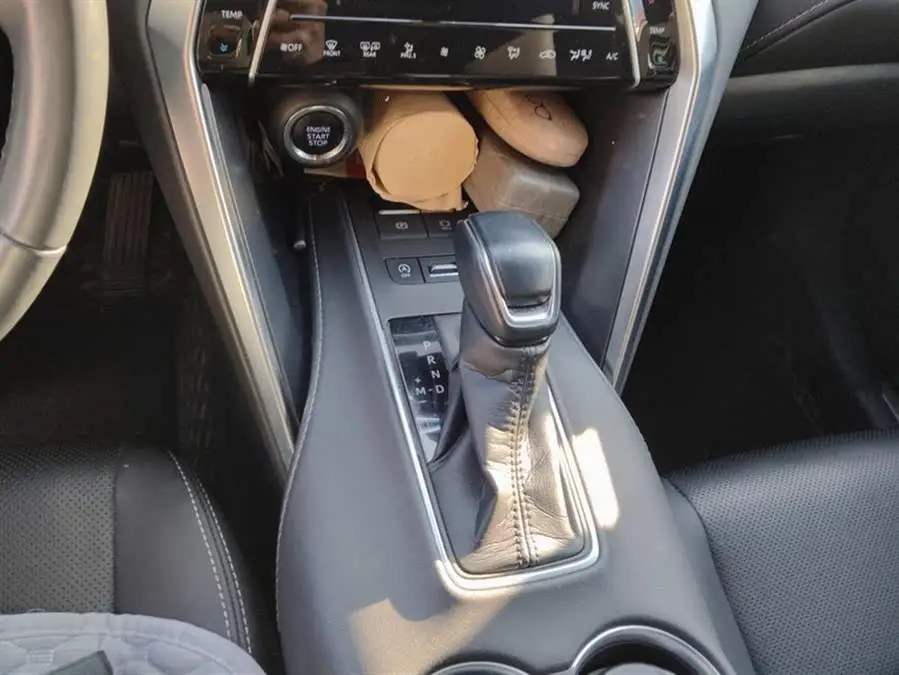 Lingfang HARRIER 2022 Model 2.0L CVT Two-Wheel Drive Entry Version