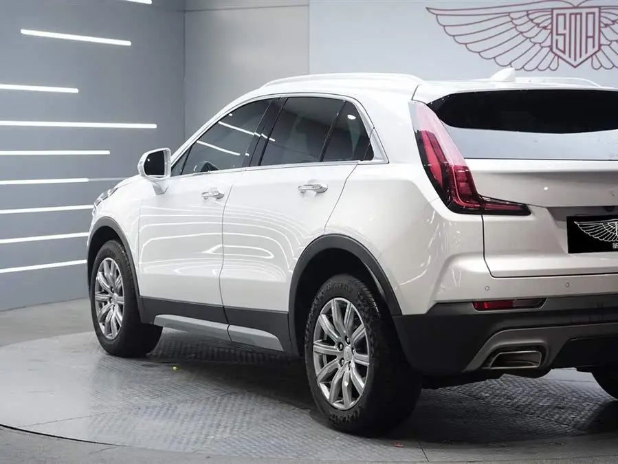 كاديلاك XT4 2020 28T دفع أمامي رائد