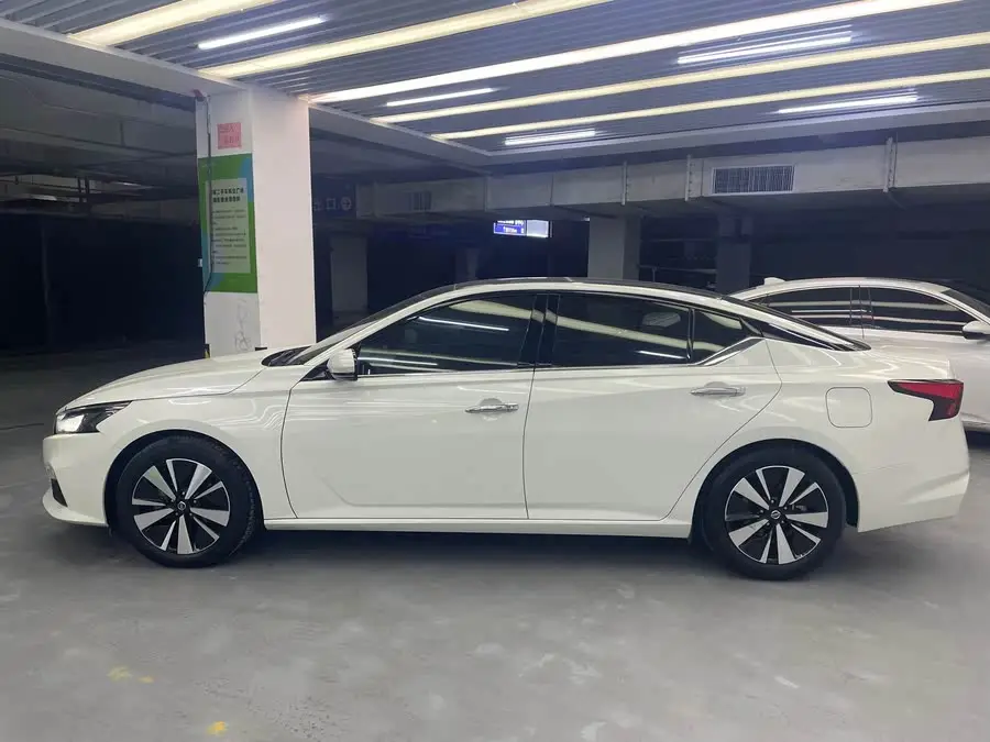 تينلاي 2021 2.0L XL نسخة مريحة