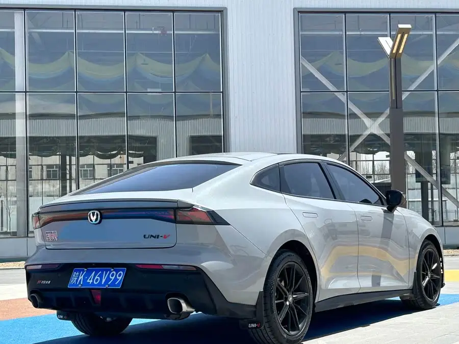 Changan UNI-V 2022 1.5T Premium