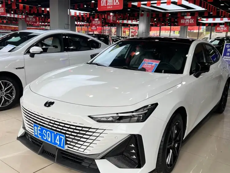 Changan UNI-V 2024 1.5T High Energy Version