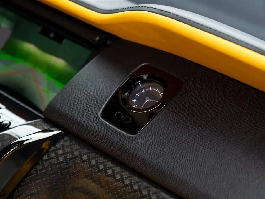 كولينان 2020 بلاك بادج