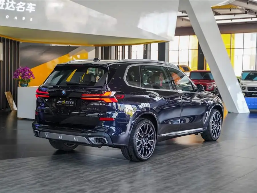 BMW X5 2023 xDrive 40Li M Sport Night Package