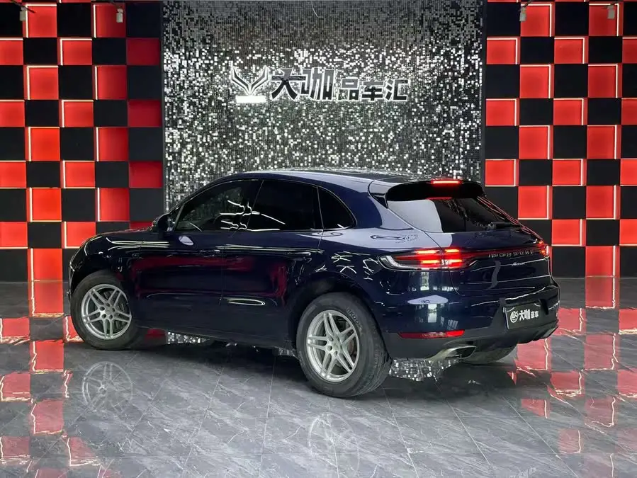 2020 Macan 2.0T