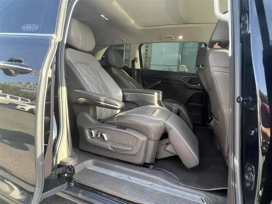 2022 Volkswagen Viloran 380 TSI Premium