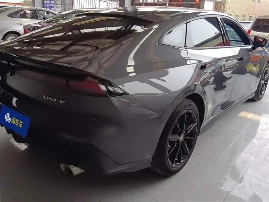 Changan UNI-V 2022 1.5T Premium