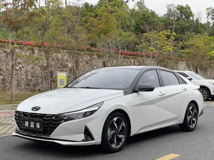 Elantra 2022 1.5L CVT LUX Premium Edition