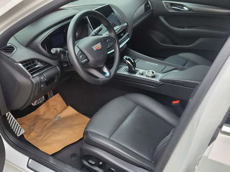 كاديلاك CT5 2022 28T الفاخرة