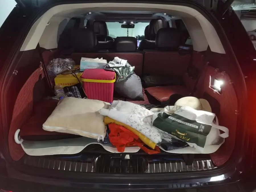 مستكشف 2023 إيكو بوست 285 إصدار تيتانيوم 4WD 7 مقاعد