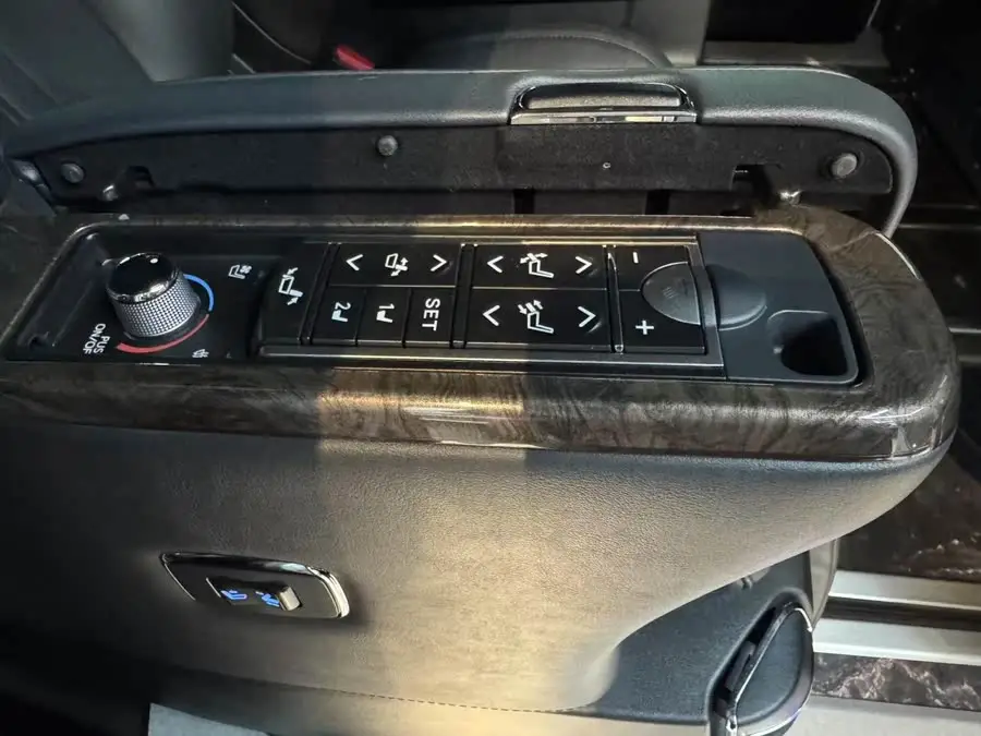 ألفارد 2021 فئة مزدوجة المحرك 2.5 لتر بريميوم