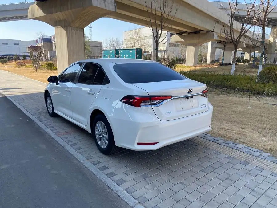 2021 كورولا هايبرد 1.8L E-CVT الإصدار الرائد