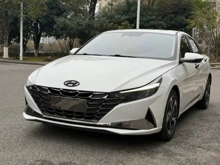 Elantra 2022 1.5L CVT LUX Premium