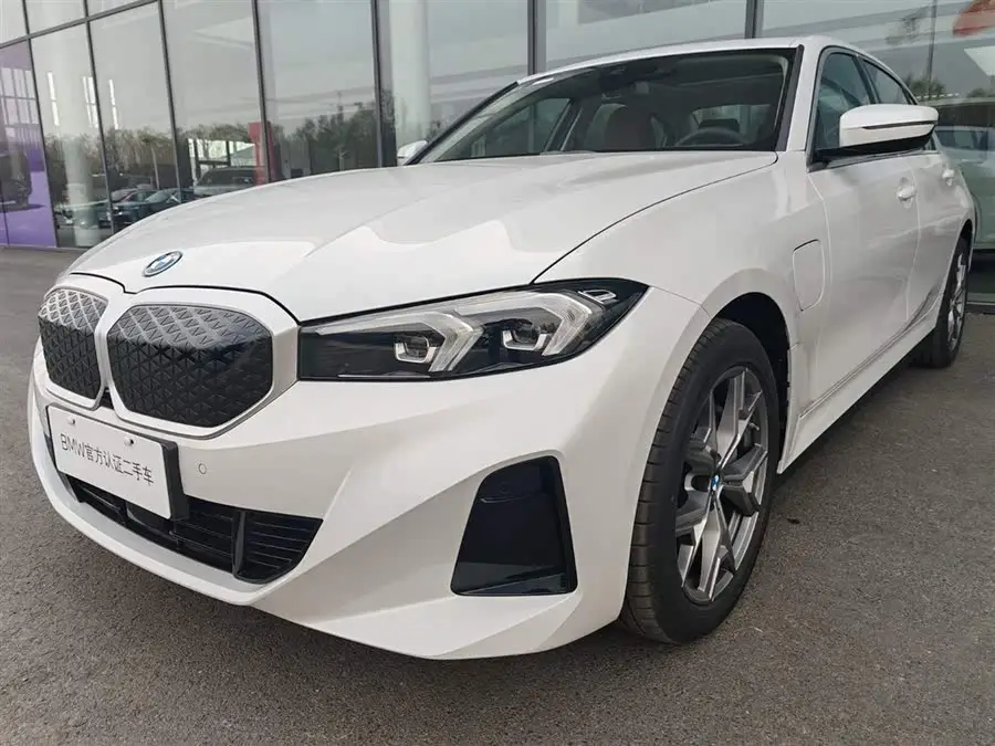 بي إم دبليو i3 2025 eDrive 35 L