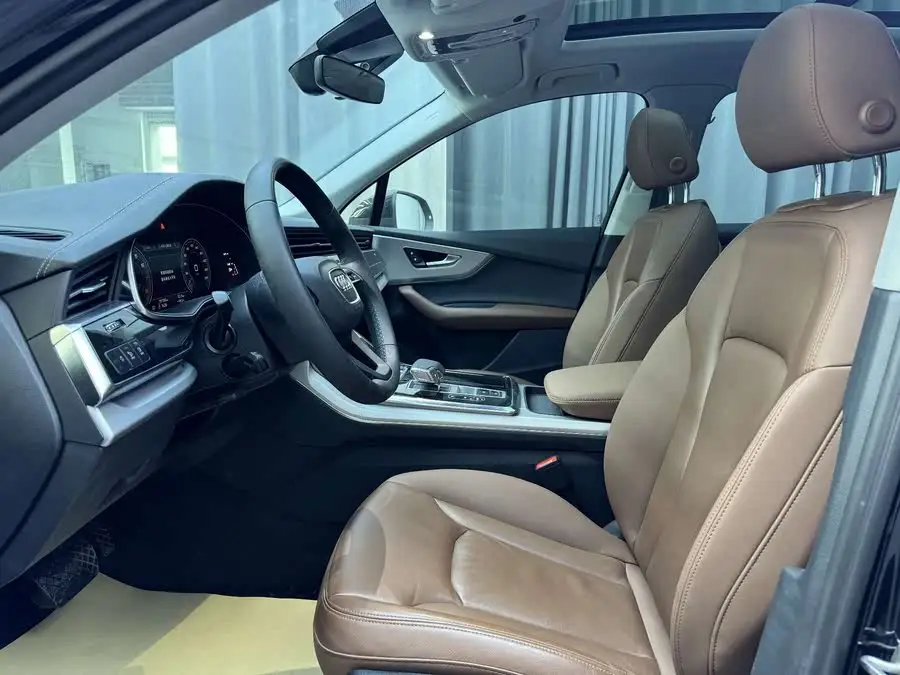 Audi Q7 2023 55 TFSI quattro S line Sport Model