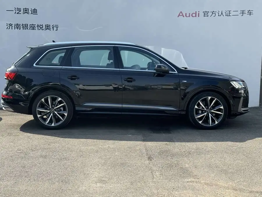 Audi Q7 2023 55 TFSI quattro S line Sport