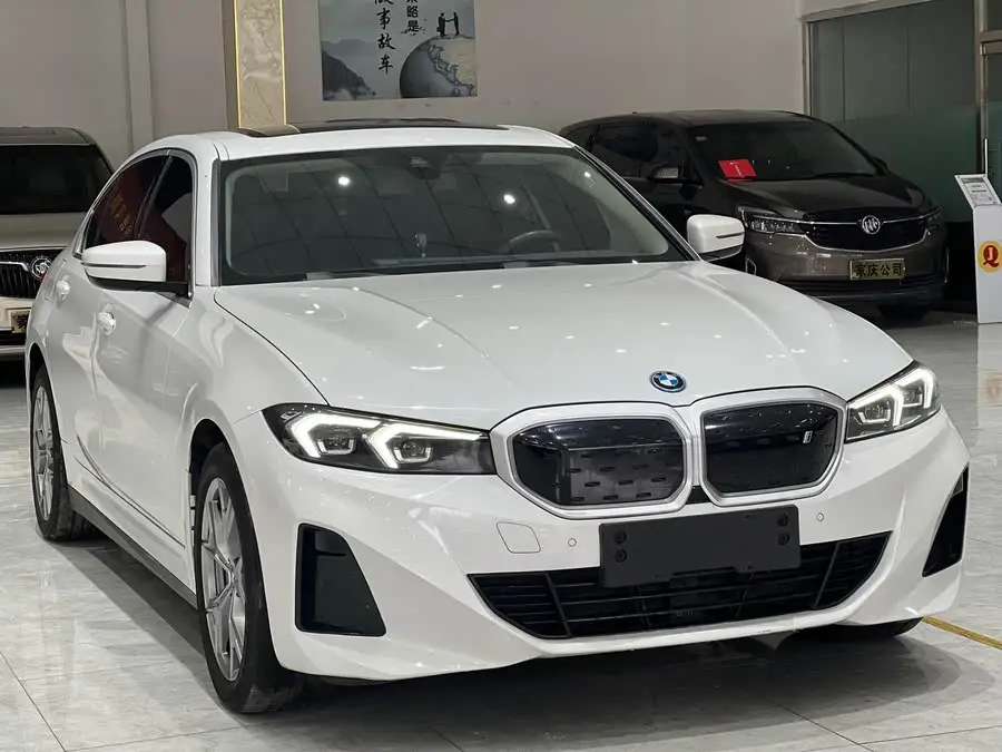 بي إم دبليو i3 2022 eDrive 35 L