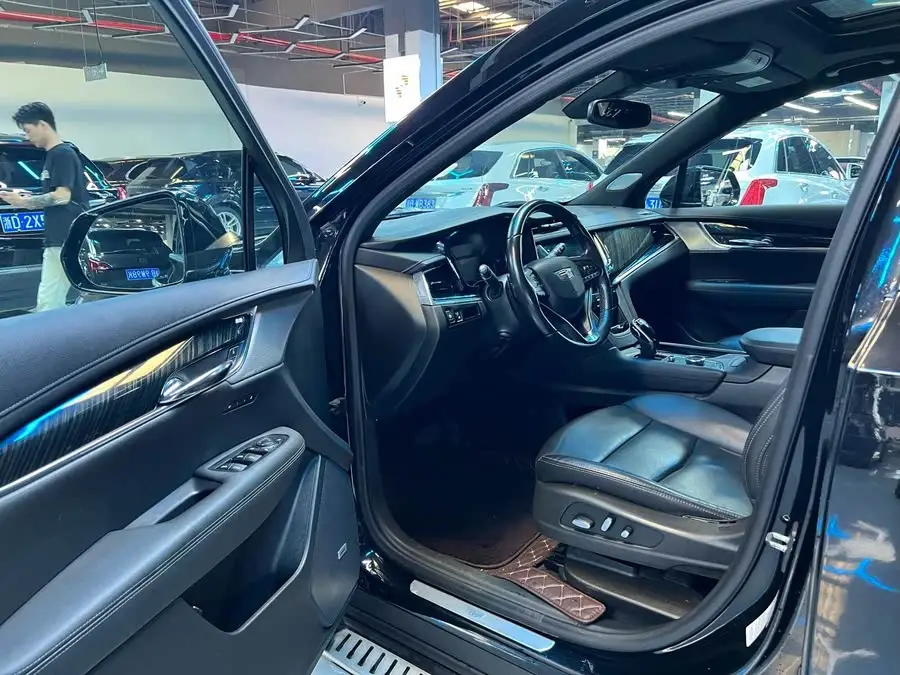 Cadillac XT6 2020 28T Luxury Six-Seat AWD