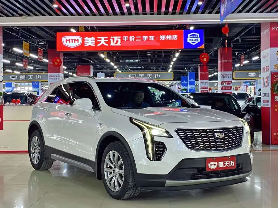 كاديلاك XT4 2020 الطراز المحدّث 28T الدفع الرباعي الرياضي الرائد