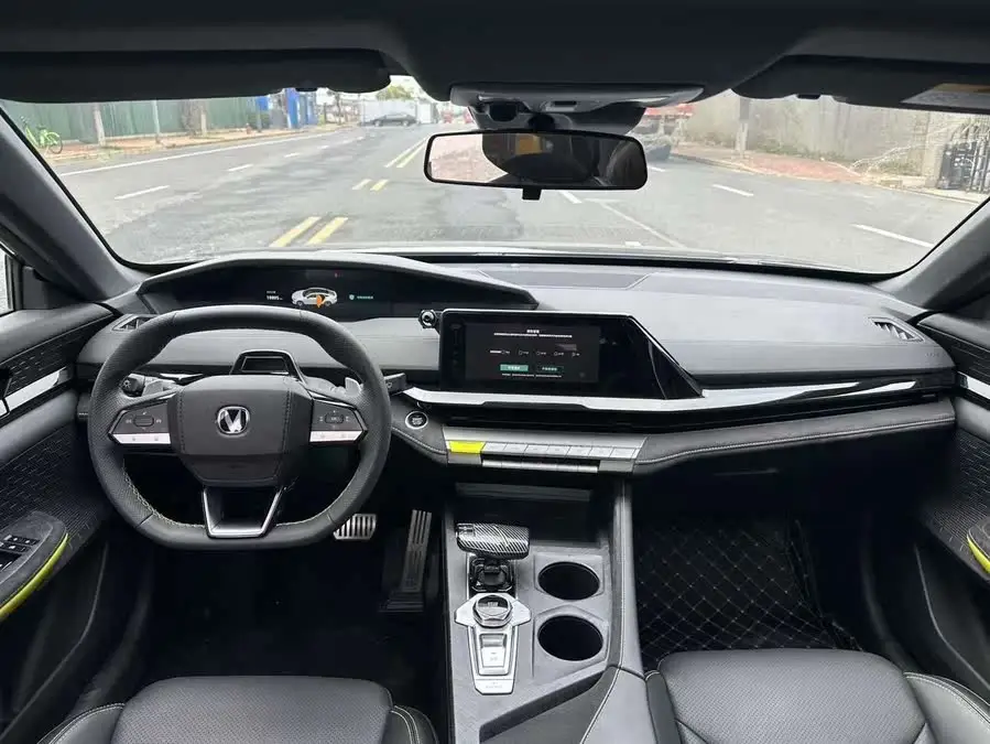 Changan UNI-V 2023 1.5T Sports Version