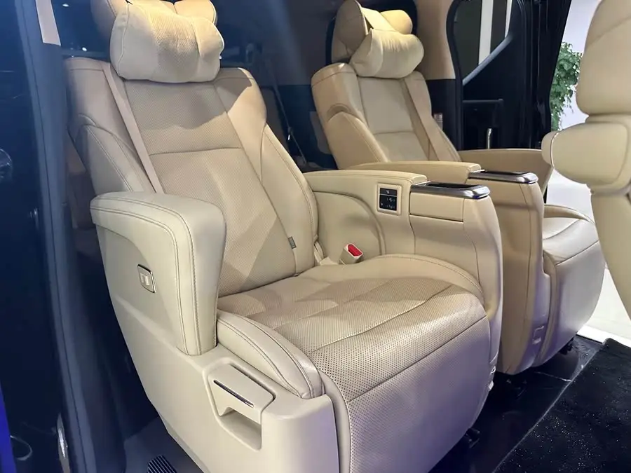 ألفارد 2020 هجين 2.5 لتر فخمة