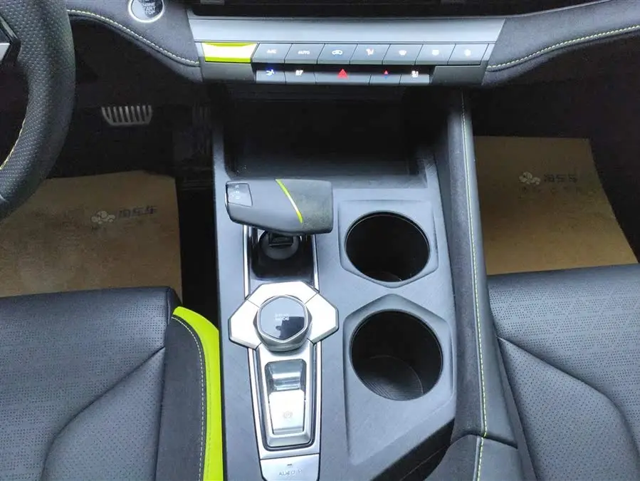 Changan UNI-V 2022 2.0T Leading Speed Edition