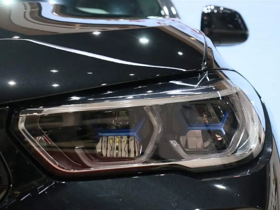 بي إم دبليو X6 طراز 2022 تحديث II xDrive40i فئة فاخرة حزمة M الرياضية