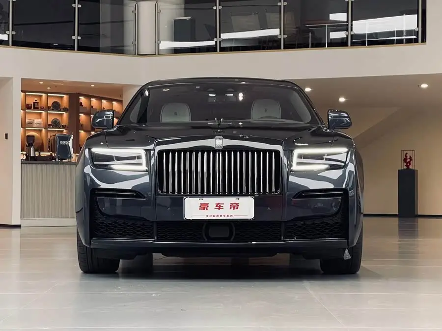 غوست 2022 6.7T بلاك بادج