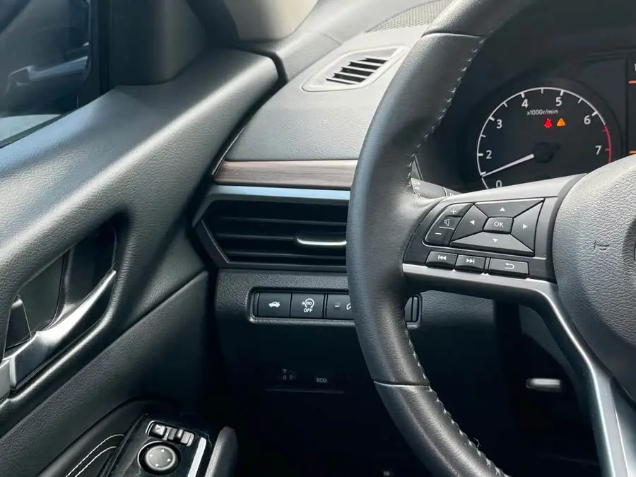 تينلاي 2021 2.0L XL إصدار الراحة