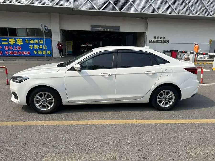 Ford Focus 2021 1.5L Automatic Golden Edition