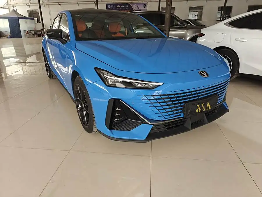 Changan UNI-V 2023 1.5T Premium