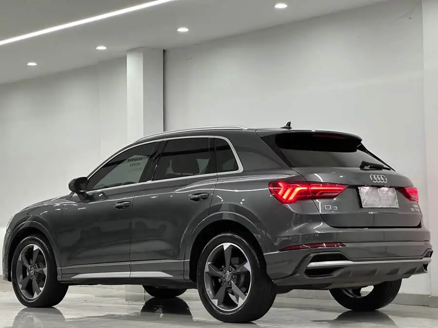 أودي Q3 2021 35 TFSI طراز رياضي أنيق