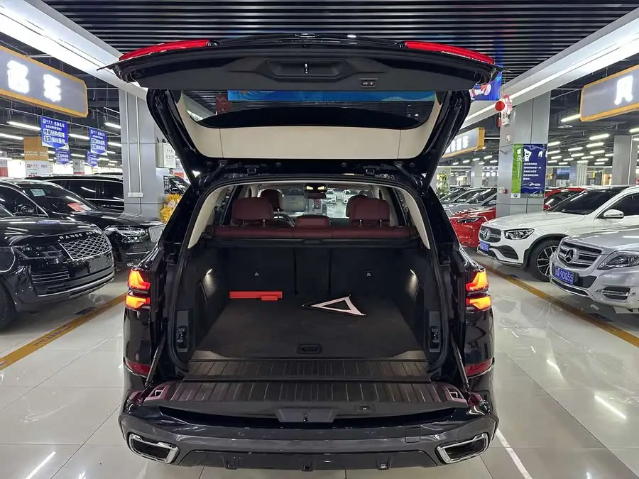 بي إم دبليو X5 2023 xDrive 30Li باقة M الرياضية الفاخرة