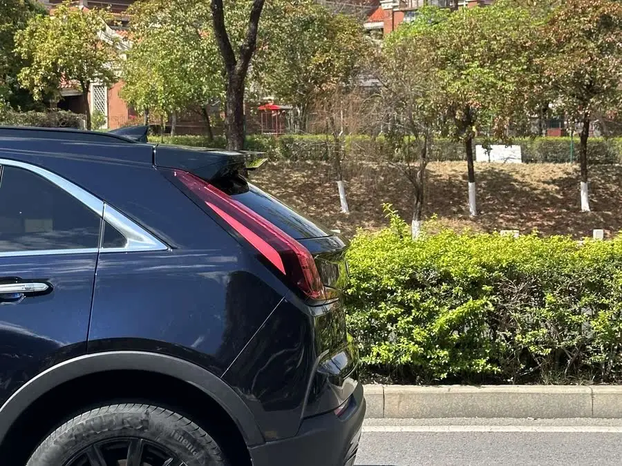 Cadillac XT4 2021 28T Luxury FWD