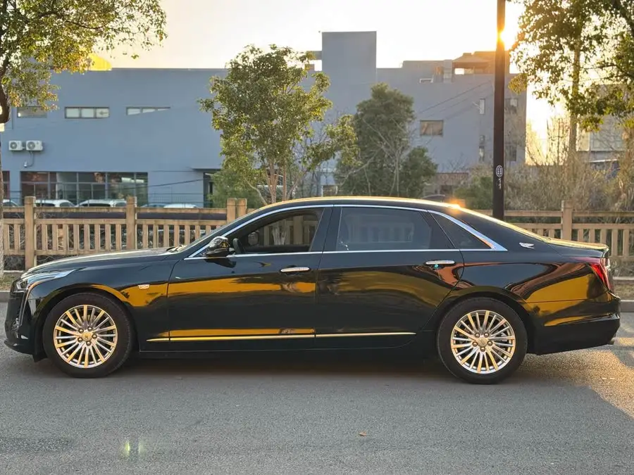 كاديلاك CT6 2021 28T الفاخرة