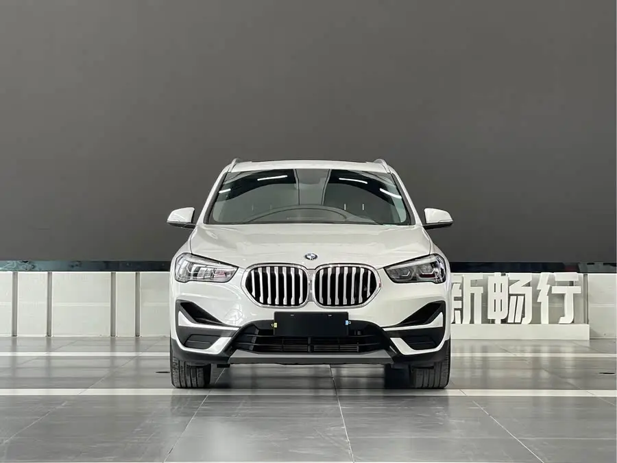 بي إم دبليو X1 2021 sDrive25Li الطراز الرائد