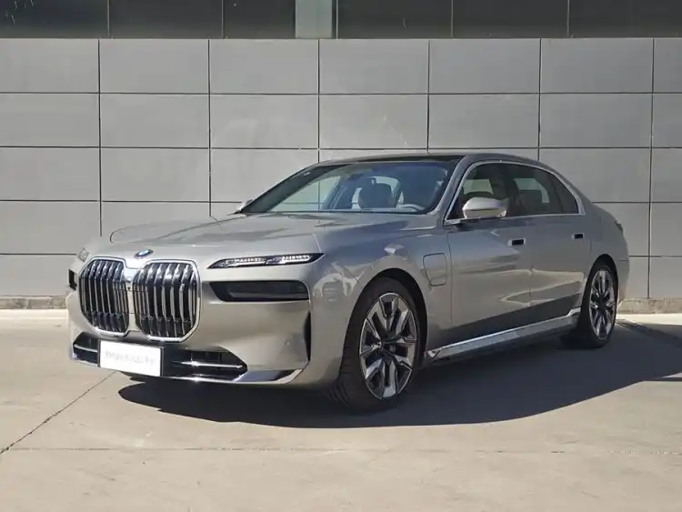 BMW i7 2023 xDrive60L Luxury Package